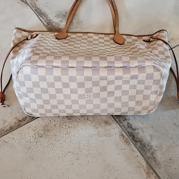 SOLD Louis Vuitton Neverfull MM Damier Azure - Picture 5 of 15